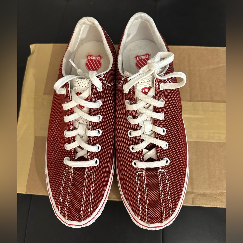 These are men’s size 10 K-Swiss Laguna low top brand new